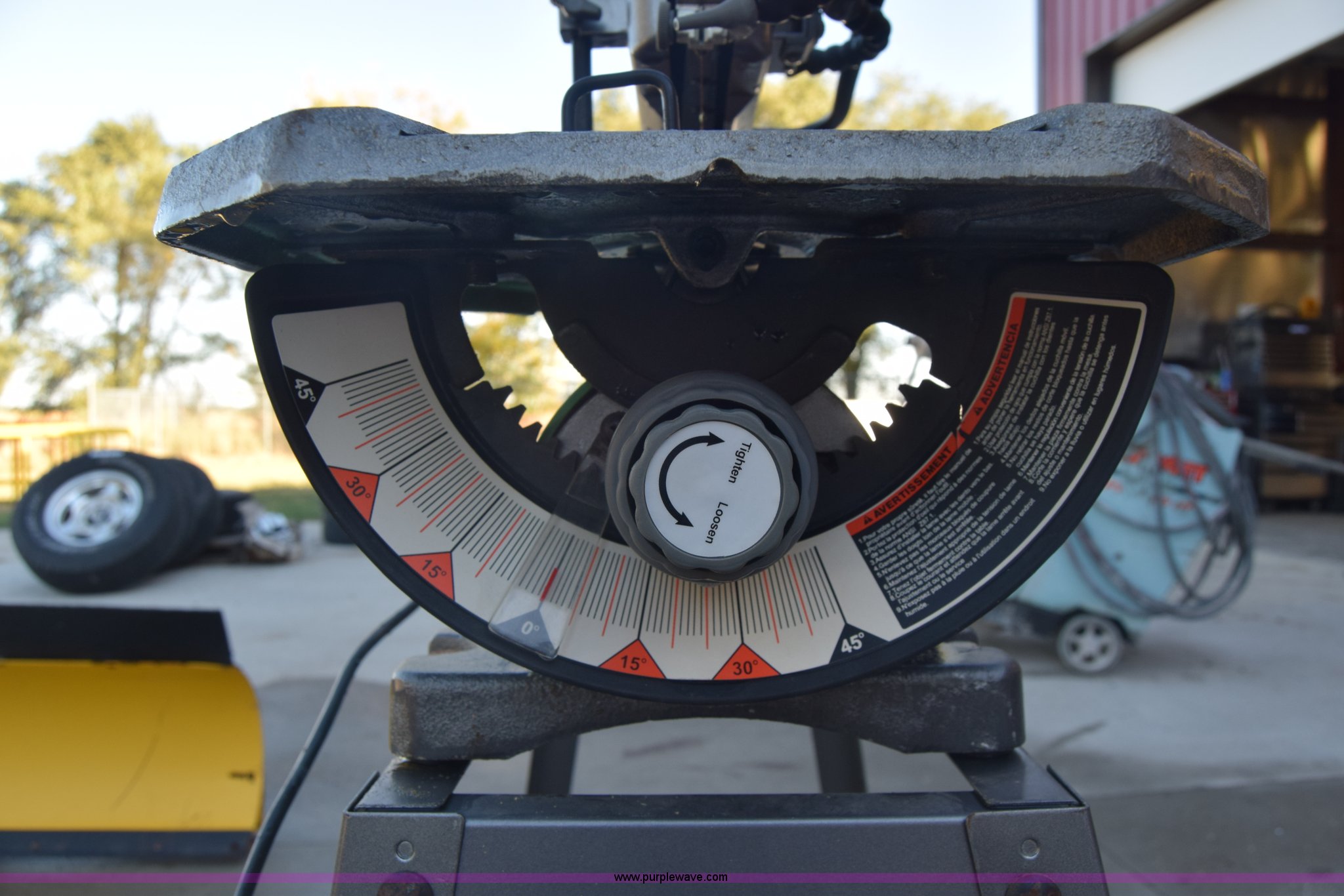 Hitachi CW40 scroll saw in Hesston, KS Item BL9820 sold Purple Wave