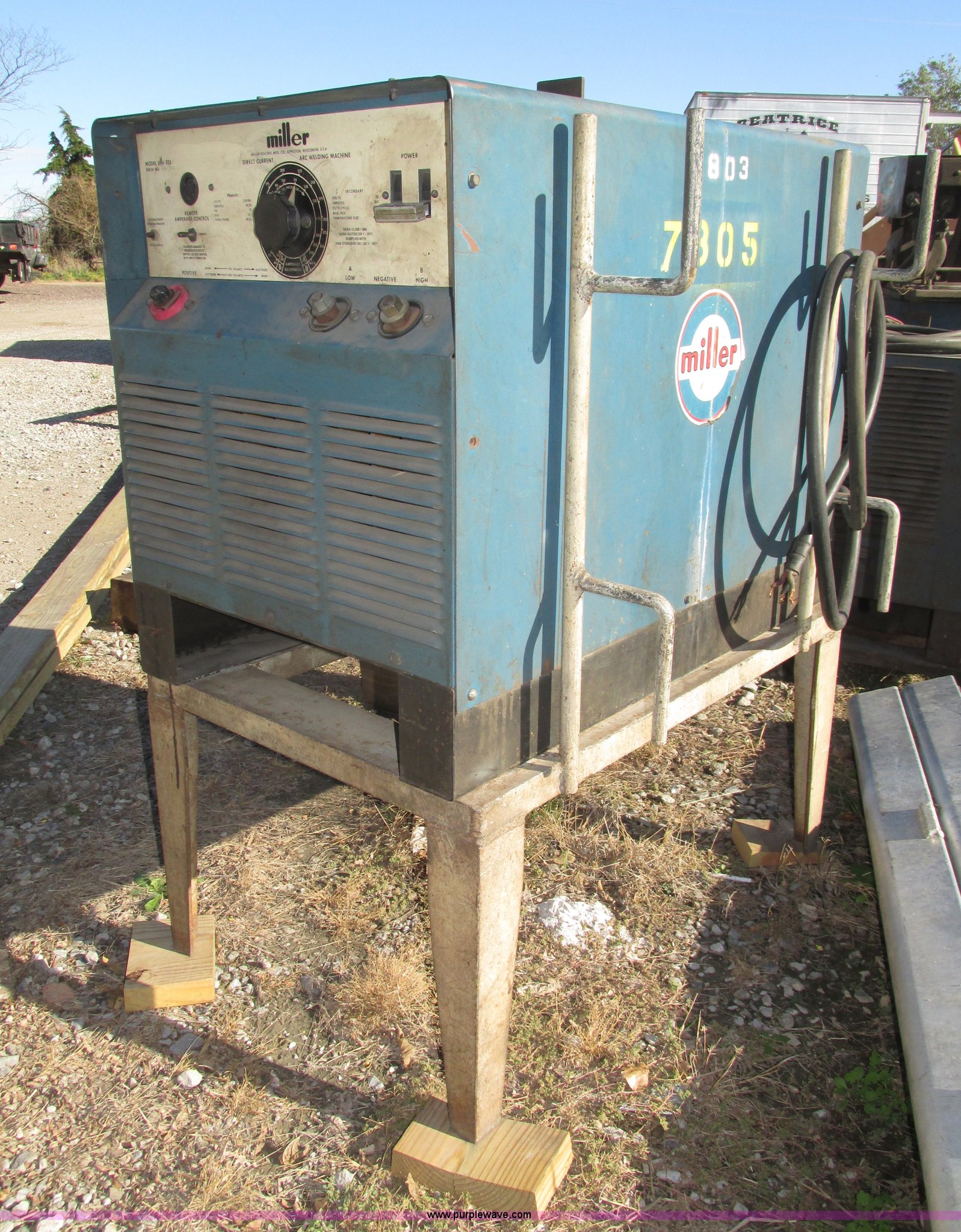 Miller SRH333 DC welder in Wymore, NE Item H1059 sold Purple Wave