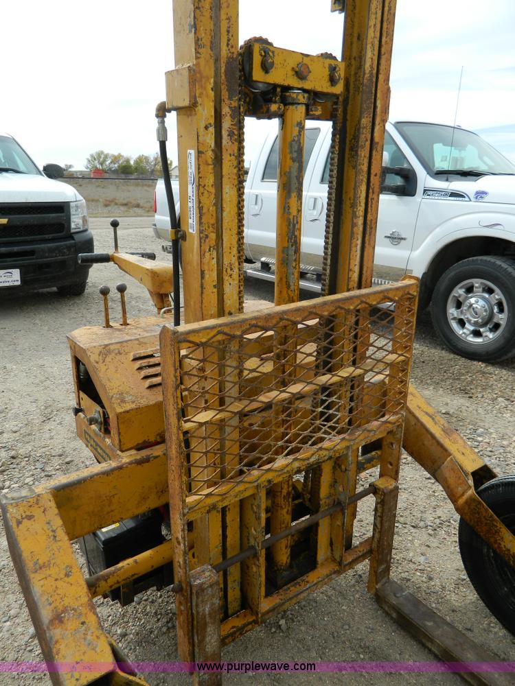 image for item BT9858 Prime Mover L36 forklift