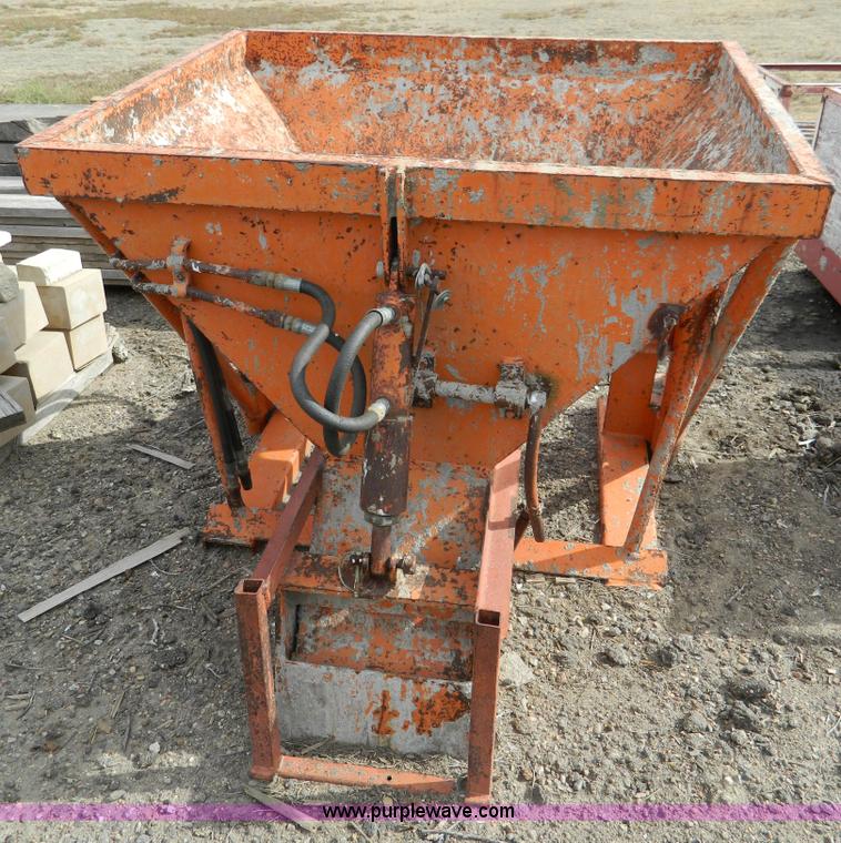 Concrete chute in Grainfield, KS Item BT9871 sold Purple Wave