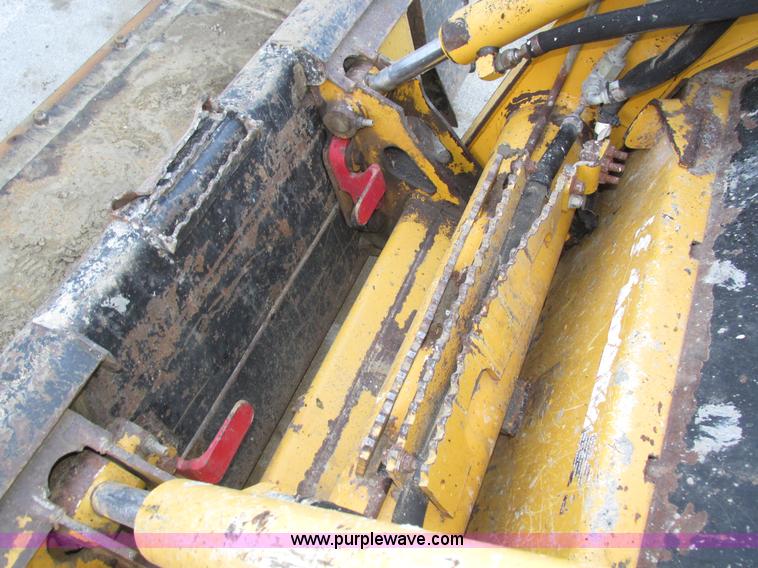 image for item H1064 2009 John Deere 320 skid steer