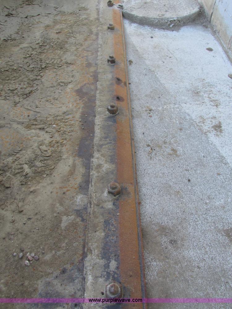 image for item H1064 2009 John Deere 320 skid steer