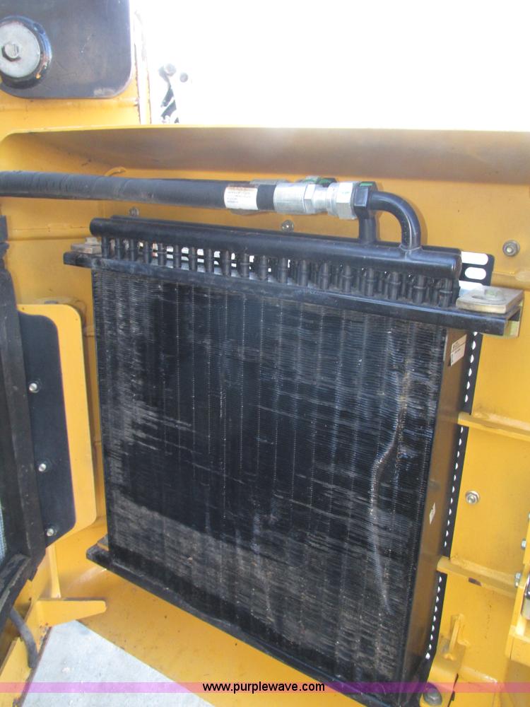 image for item H1064 2009 John Deere 320 skid steer