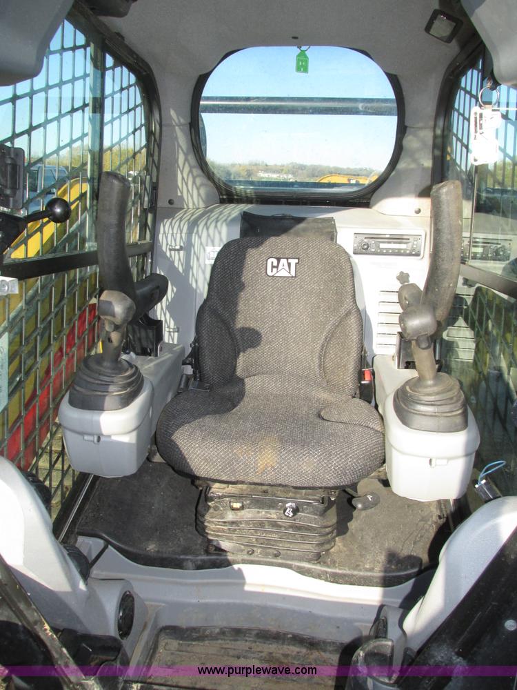 image for item H1065 2013 Caterpillar 262C2 skid steer