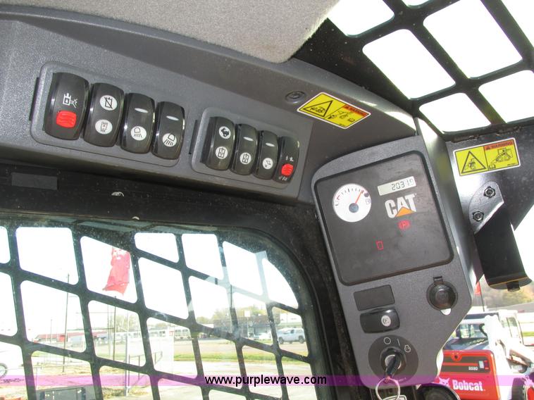 image for item H1065 2013 Caterpillar 262C2 skid steer