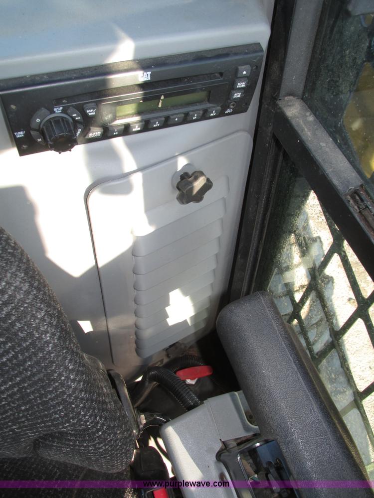 image for item H1065 2013 Caterpillar 262C2 skid steer