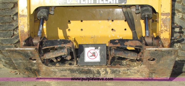 image for item H1065 2013 Caterpillar 262C2 skid steer