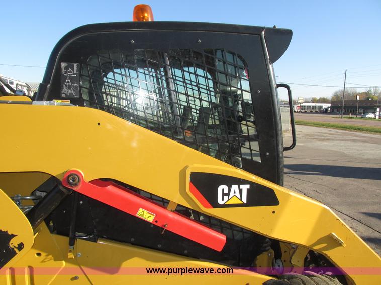 image for item H1065 2013 Caterpillar 262C2 skid steer
