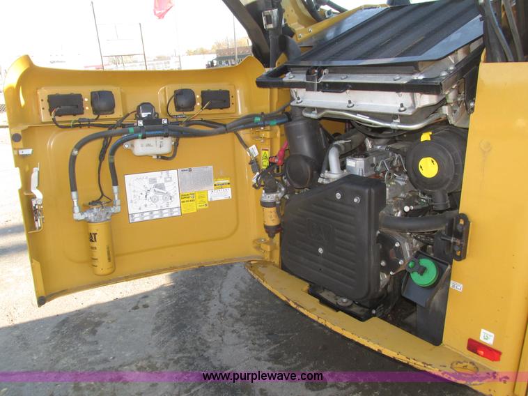 image for item H1065 2013 Caterpillar 262C2 skid steer