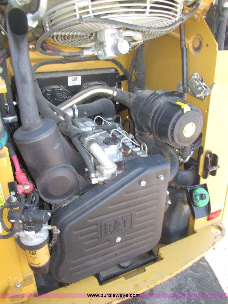 image for item H1065 2013 Caterpillar 262C2 skid steer