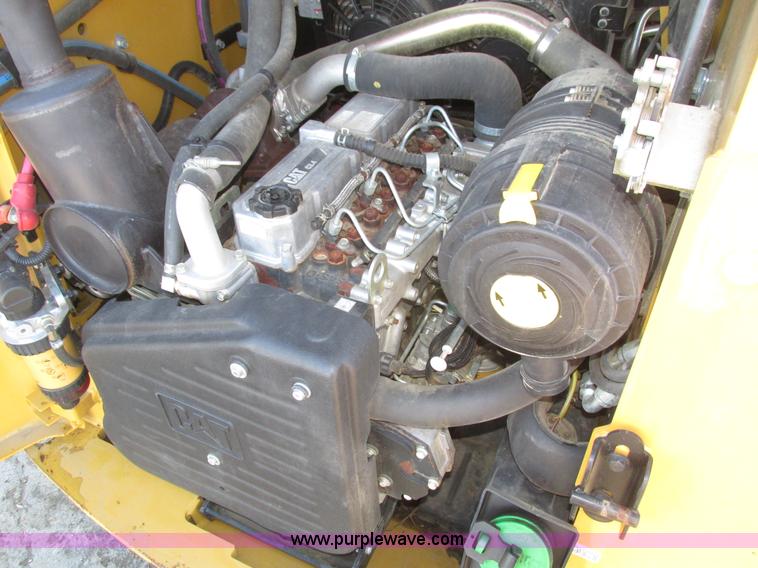 image for item H1065 2013 Caterpillar 262C2 skid steer