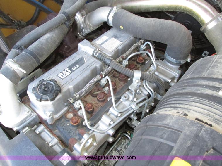 image for item H1065 2013 Caterpillar 262C2 skid steer