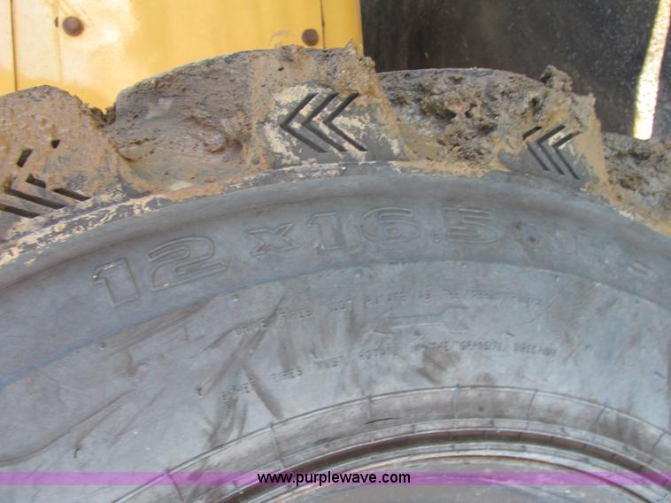 image for item H1065 2013 Caterpillar 262C2 skid steer