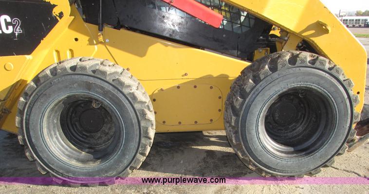 image for item H1065 2013 Caterpillar 262C2 skid steer
