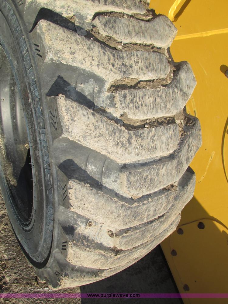 image for item H1065 2013 Caterpillar 262C2 skid steer