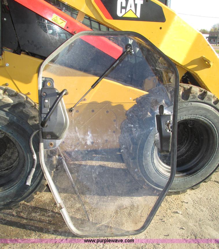 image for item H1065 2013 Caterpillar 262C2 skid steer