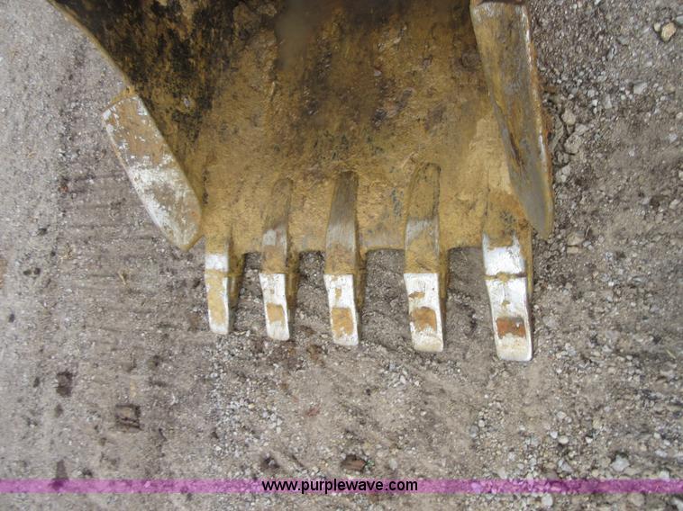 image for item I1858 2000 Case 9020B excavator