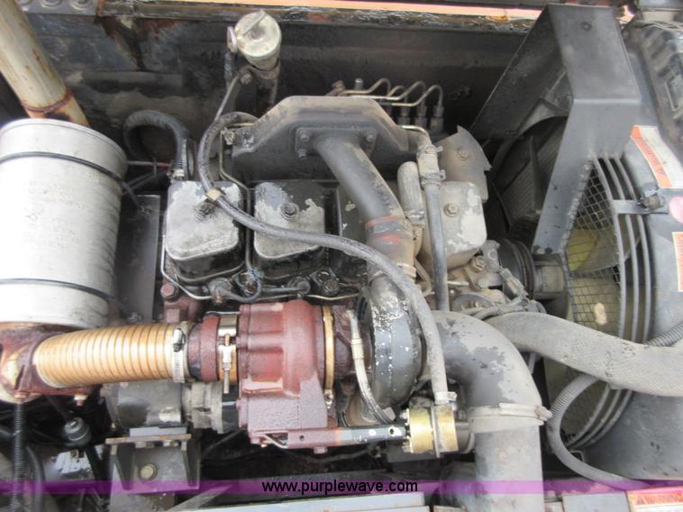 image for item I1858 2000 Case 9020B excavator