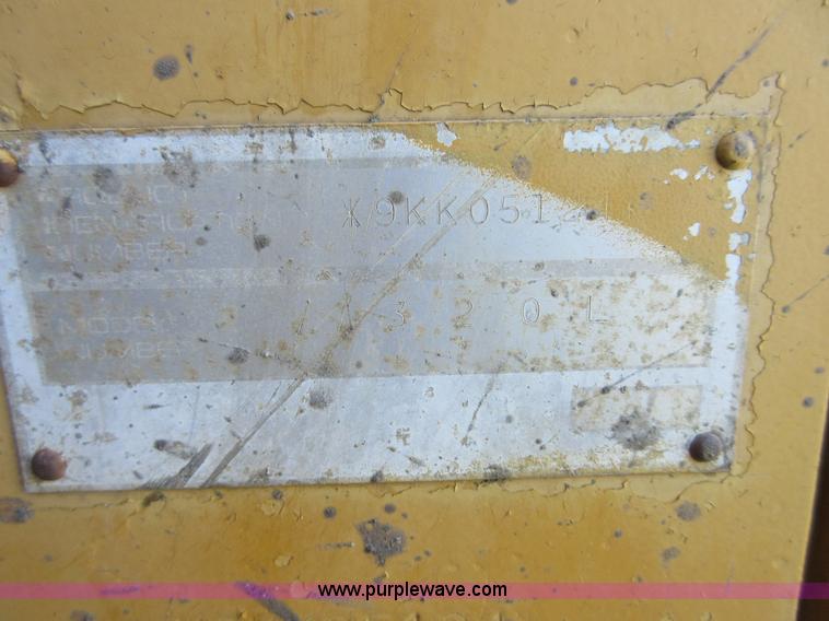 image for item I1863 1996 Caterpillar 320L long reach excavator