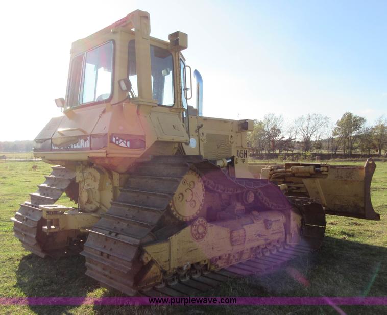 image for item I1865 1990 Caterpillar D5H LGP dozer