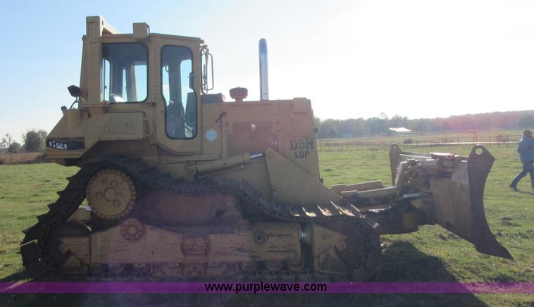 image for item I1865 1990 Caterpillar D5H LGP dozer