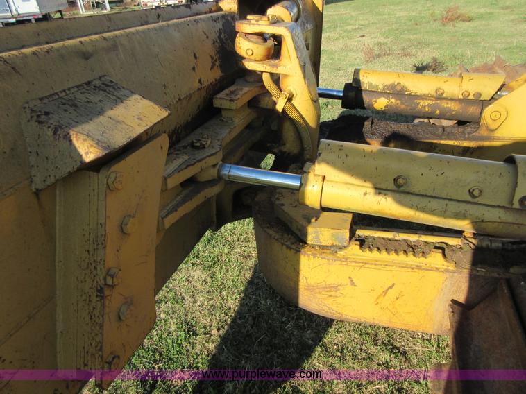 image for item I1865 1990 Caterpillar D5H LGP dozer