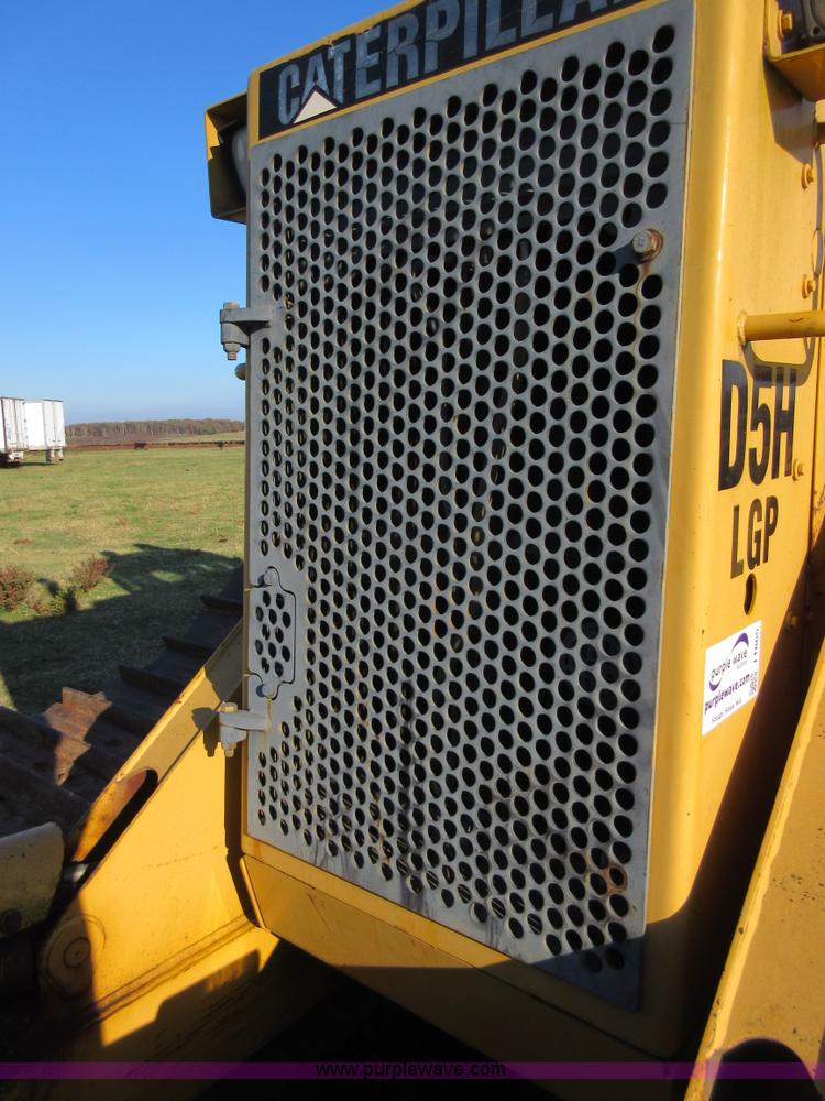 image for item I1865 1990 Caterpillar D5H LGP dozer