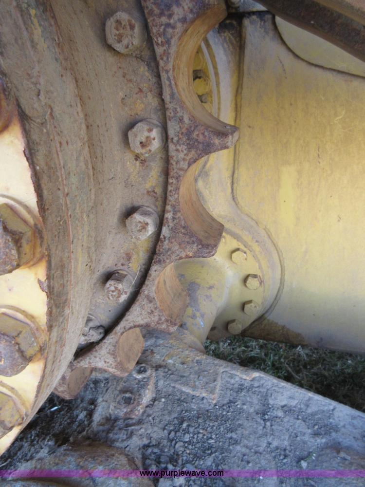 image for item I1865 1990 Caterpillar D5H LGP dozer