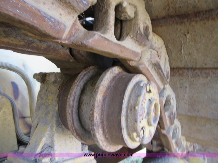 image for item I1865 1990 Caterpillar D5H LGP dozer