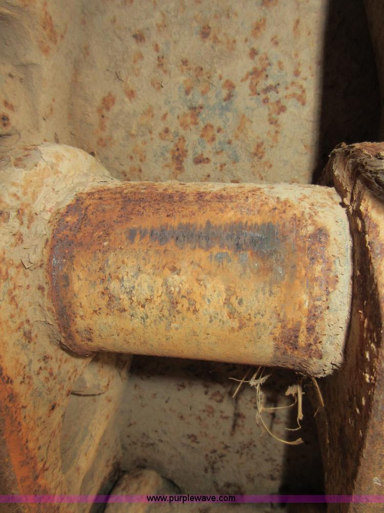 image for item I1865 1990 Caterpillar D5H LGP dozer