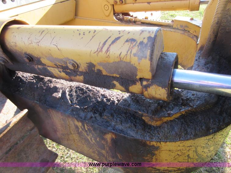 image for item I1865 1990 Caterpillar D5H LGP dozer