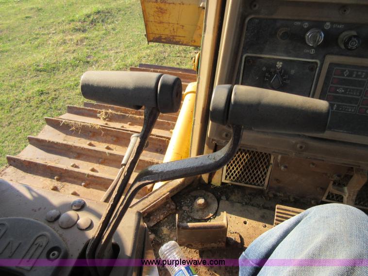 image for item I1865 1990 Caterpillar D5H LGP dozer