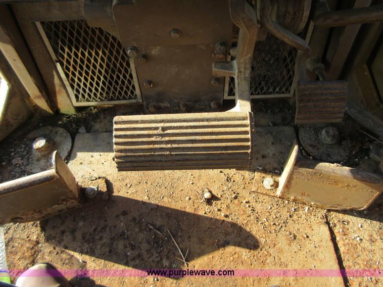 image for item I1865 1990 Caterpillar D5H LGP dozer