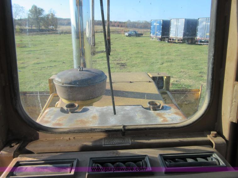 image for item I1865 1990 Caterpillar D5H LGP dozer