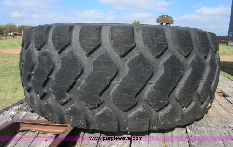 image for item I1866 (2) Michelin 26.5R25 tires
