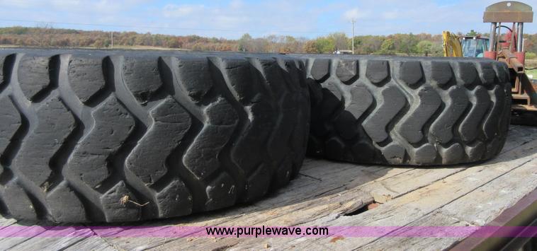image for item I1866 (2) Michelin 26.5R25 tires