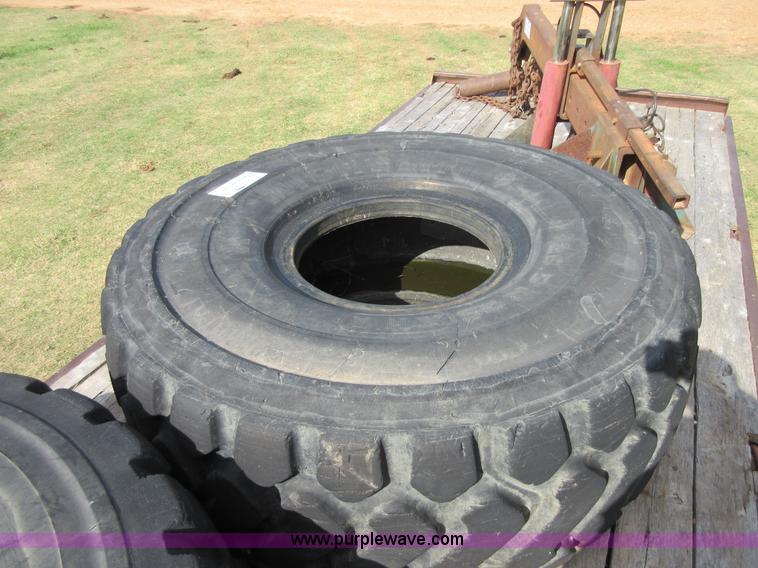 image for item I1866 (2) Michelin 26.5R25 tires