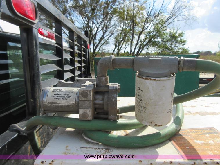 image for item I1896 2009 Chevrolet Silverado 3500 Crew Cab flatbed pickup truck