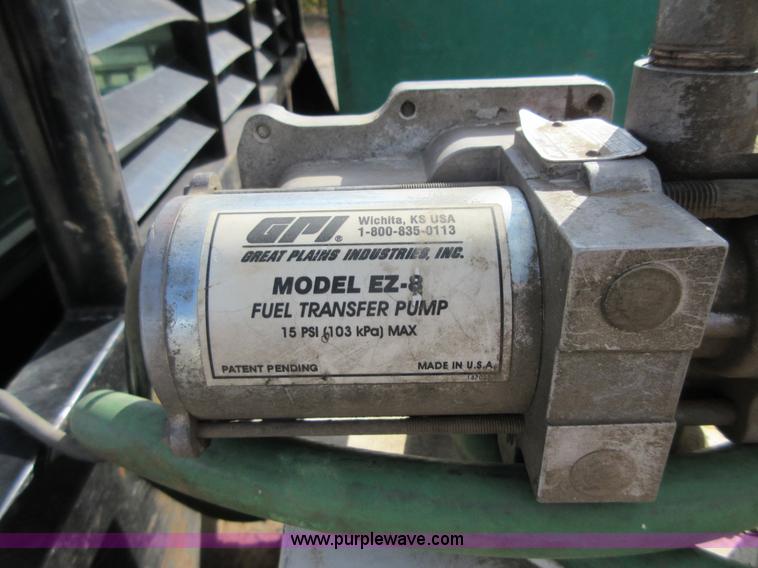 image for item I1896 2009 Chevrolet Silverado 3500 Crew Cab flatbed pickup truck