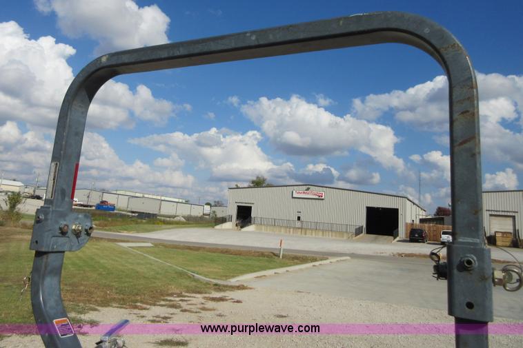 image for item I1898 Kubota L4240D MFWD tractor