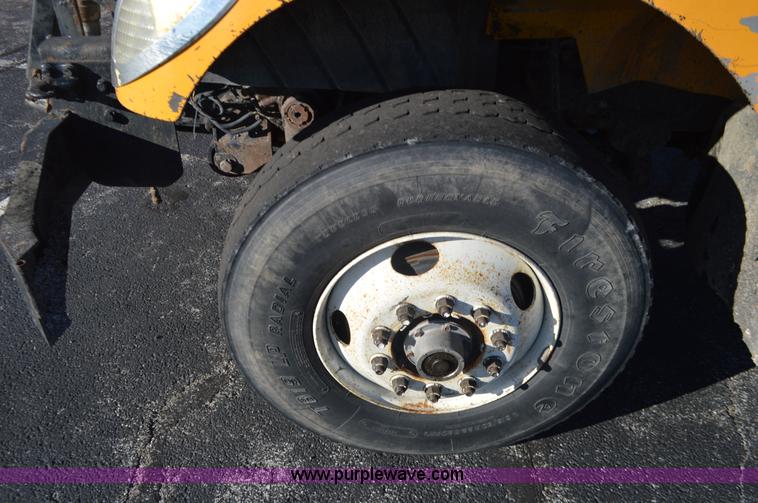 image for item I6289 2004 International 7400 dump truck