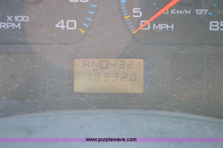 image for item I6289 2004 International 7400 dump truck