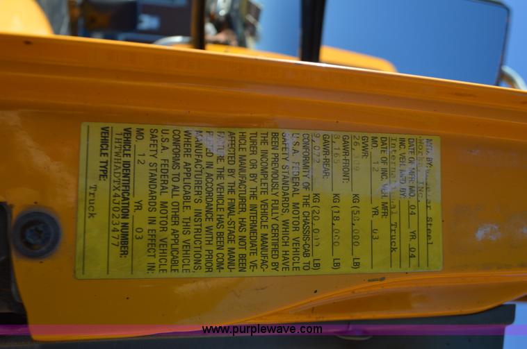 image for item I6289 2004 International 7400 dump truck