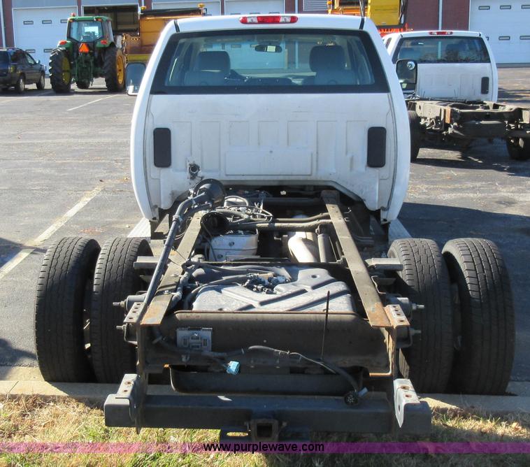 image for item I6298 2013 Chevrolet Silverado 3500HD Crew Cab pickup truck cab and chassis