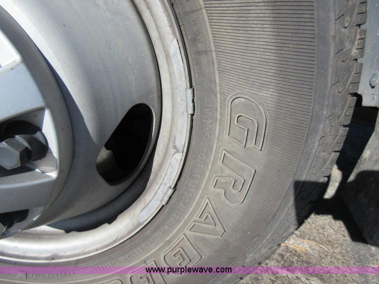 image for item I6298 2013 Chevrolet Silverado 3500HD Crew Cab pickup truck cab and chassis