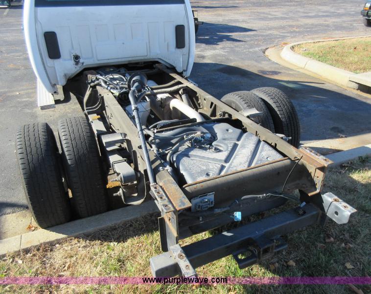 image for item I6298 2013 Chevrolet Silverado 3500HD Crew Cab pickup truck cab and chassis