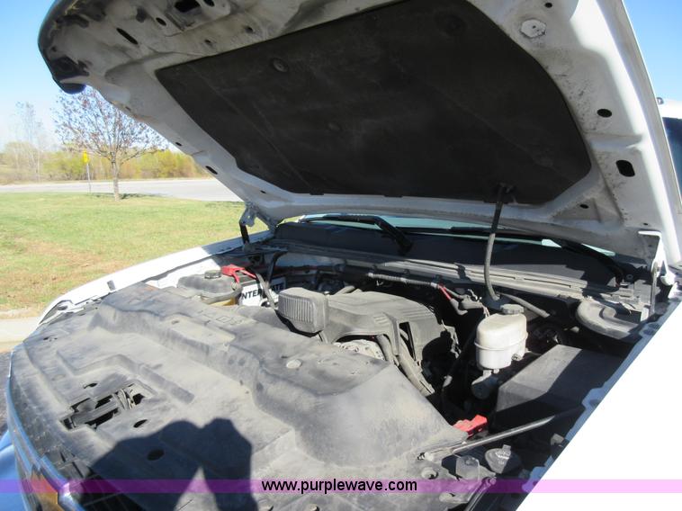 image for item I6298 2013 Chevrolet Silverado 3500HD Crew Cab pickup truck cab and chassis