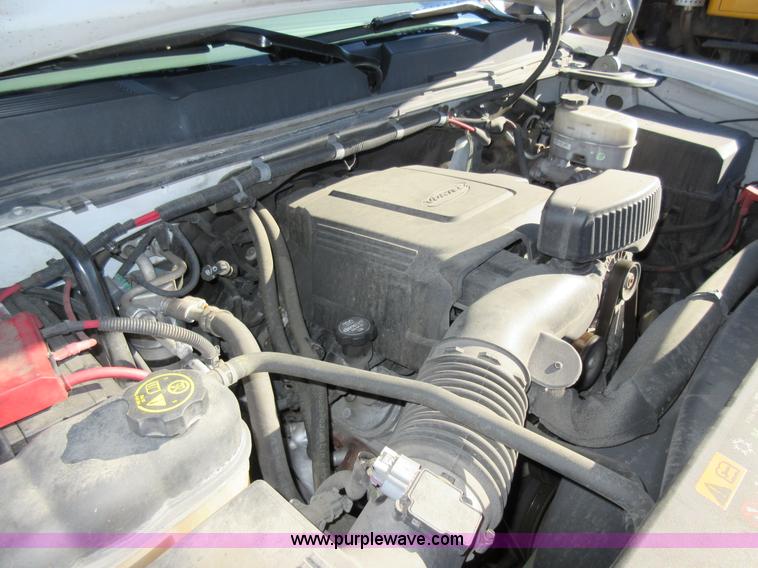 image for item I6298 2013 Chevrolet Silverado 3500HD Crew Cab pickup truck cab and chassis