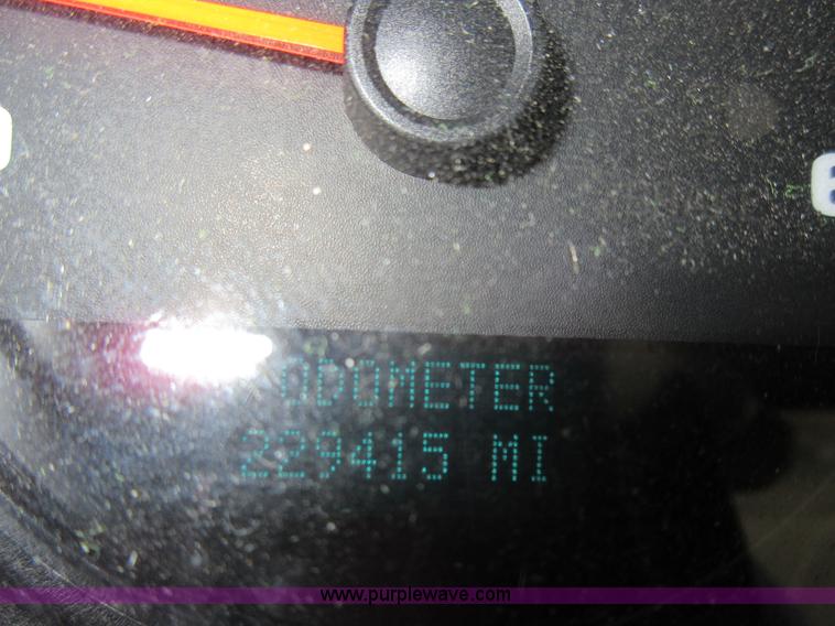 image for item I6298 2013 Chevrolet Silverado 3500HD Crew Cab pickup truck cab and chassis