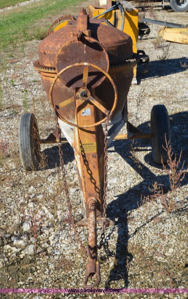 image for item I6301 Stow CM4 concrete mixer